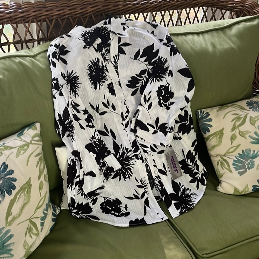 Allison Daley petites black and white blouse